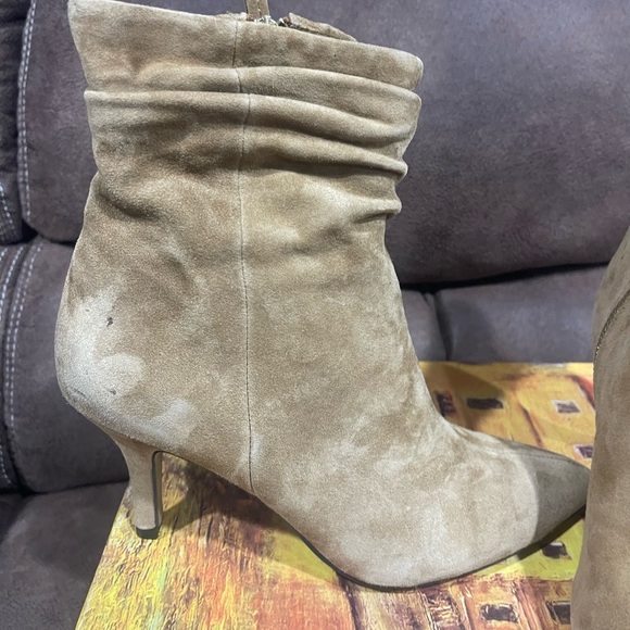 New Bella Vita tan suede pointy toe boots gorgeous 7 $129 - Picture 6 of 7